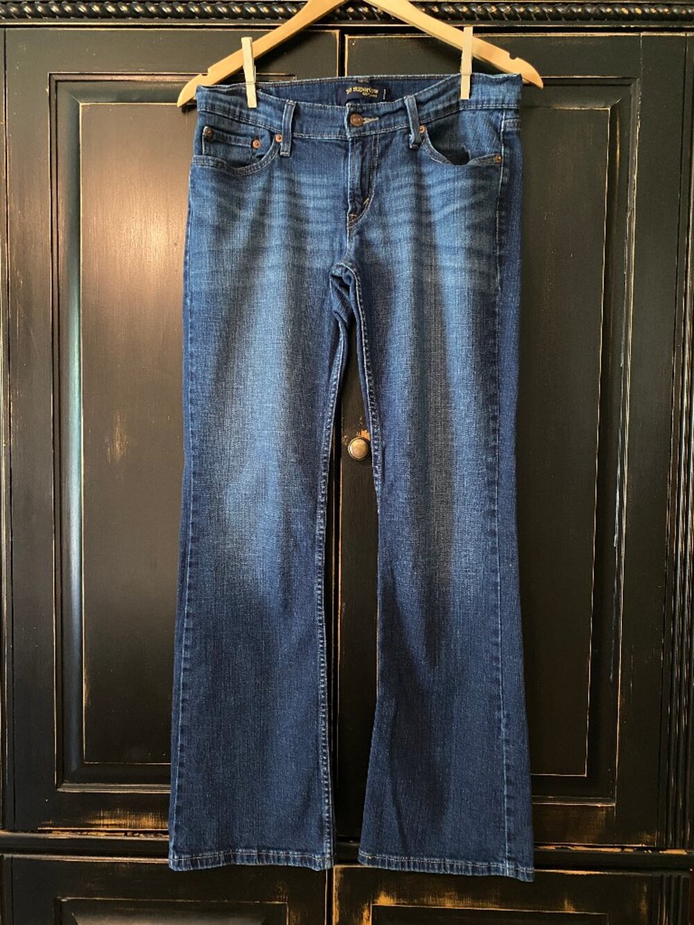 Levi’s - 524 Too Superlow - Women's Size 10 - Bootcut Flare Jeans - Medium Wash